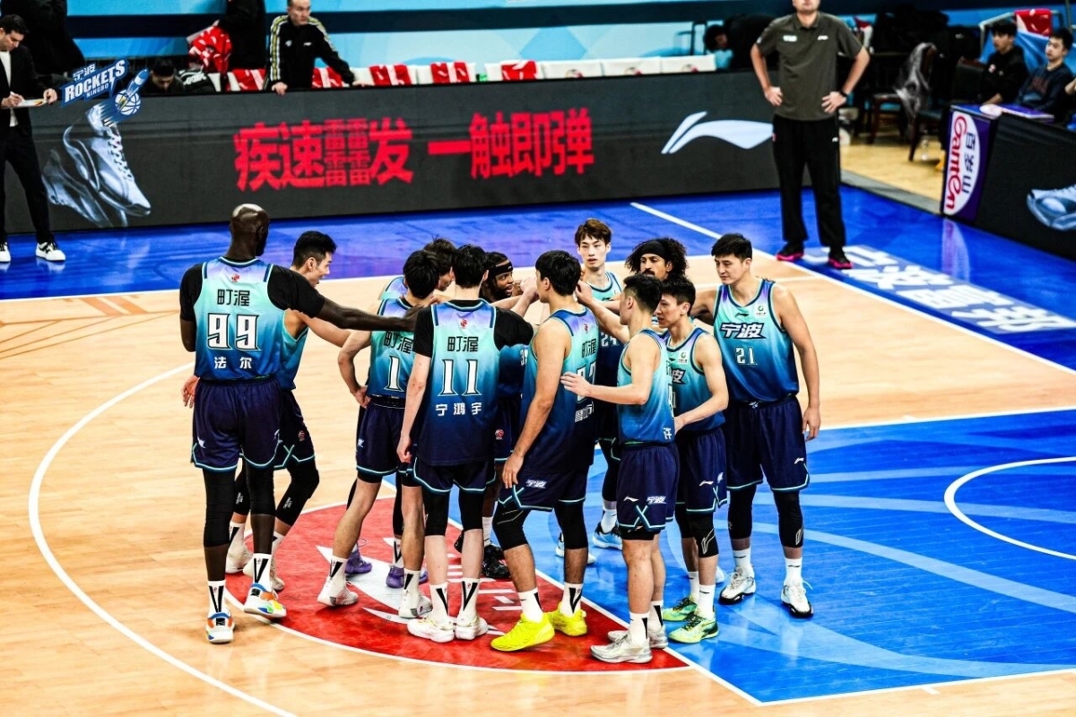 宁波富邦町渥男篮三夺首胜