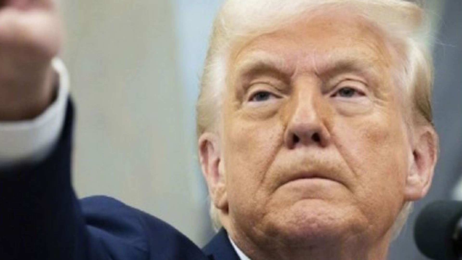 美伊即将会谈，特朗普仍不忘军事威胁：哈梅内伊应该非常担心