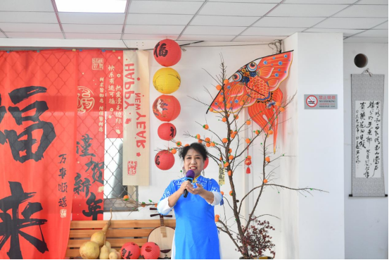 （图为戴河大街社区“春晚”活动现场 熊浩森摄）