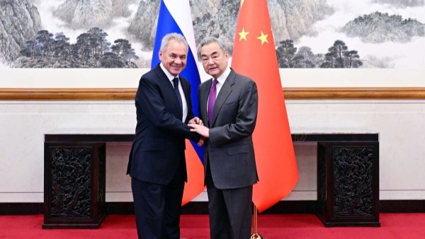 绍伊古闪电访华，透露哪些信号？