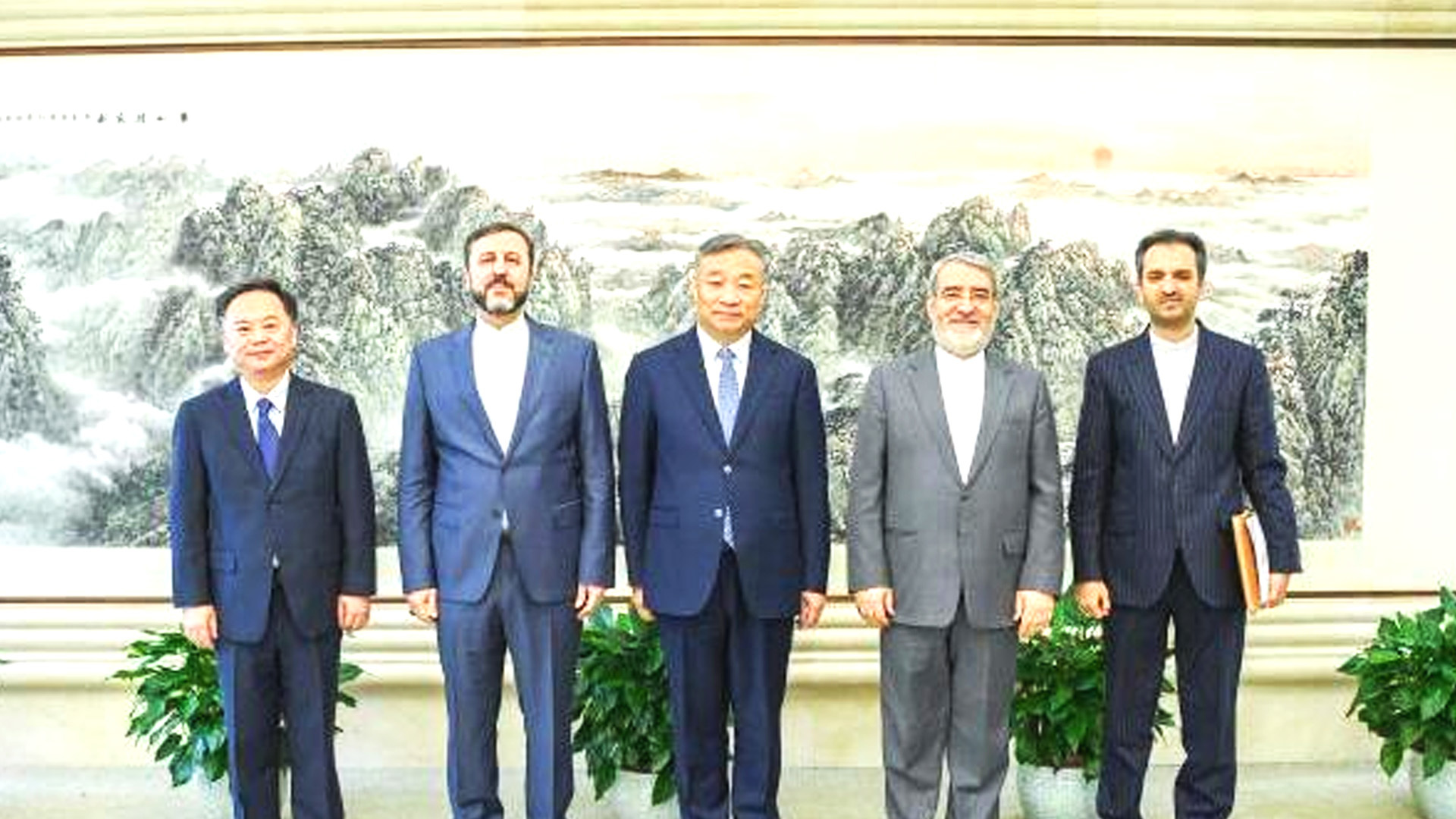 中国伊朗副外长会面 谈伊朗局势及核问题