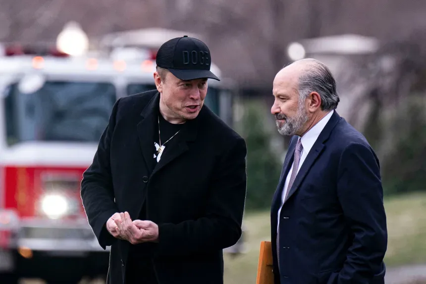 美媒：新一批文件公开，难解爱泼斯坦之谜，也难抚受害者之痛