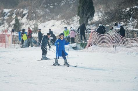 滑雪成为时下顶流活动。