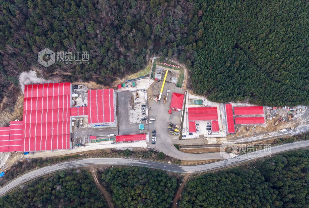2月5日拍摄的江西吉安永新县境内的井冈山隧道斜井。
