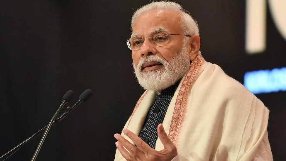 莫迪绝口不提承诺，特朗普下调关税后，印度放话还要买俄罗斯石油