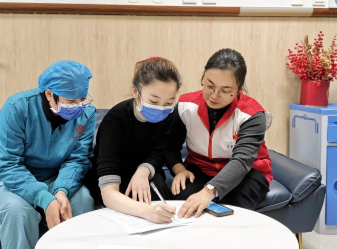 江西安源：党员何苗成功捐献造血干细胞 用爱为生命“续航”