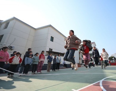 吉安：大学生寒假返乡支教