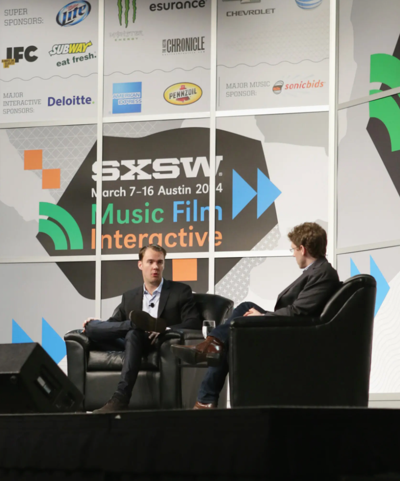 Coinbase联合创始人埃尔萨姆(左)