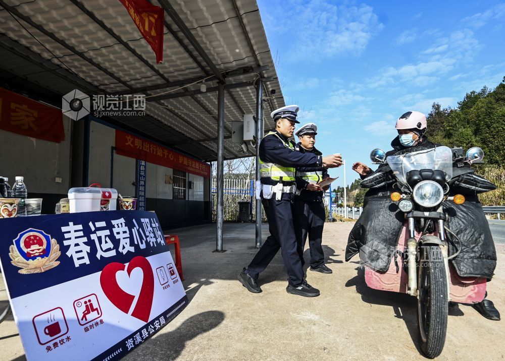 江西：护航春运（图）
