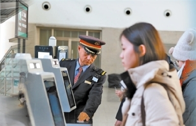 这趟列车的运行时刻精准匹配早晚高峰通勤规律