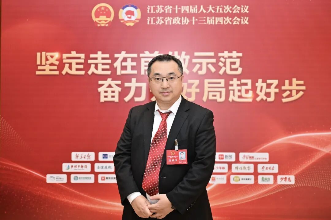 周东山 省人大代表