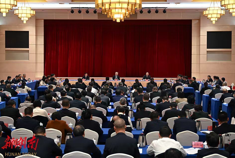 沈晓明参加省政协十三届四次会议第一联组讨论