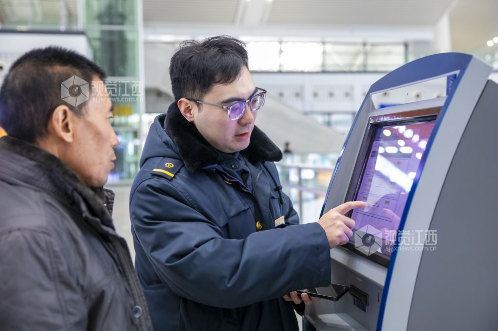 江西赣州:春运大幕拉开 南铁赣州车务段加开旅客列车82对(图)