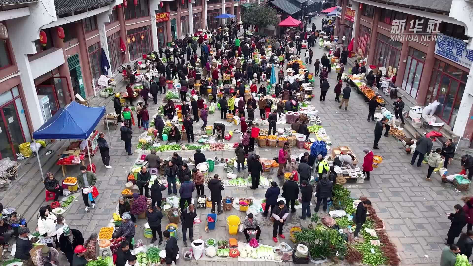 贵州桐梓：赶大集备年货 热热闹闹迎新春