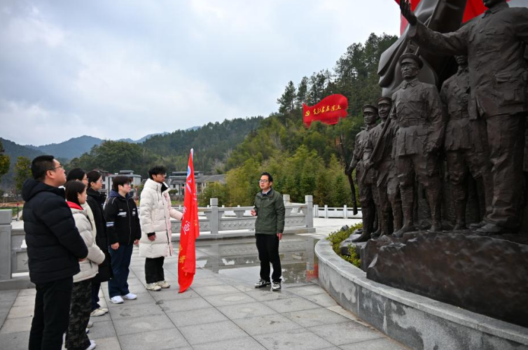 江西传媒职业学院师生赴永新开展“追寻红色印记 勇担青春使命”主题实践活动