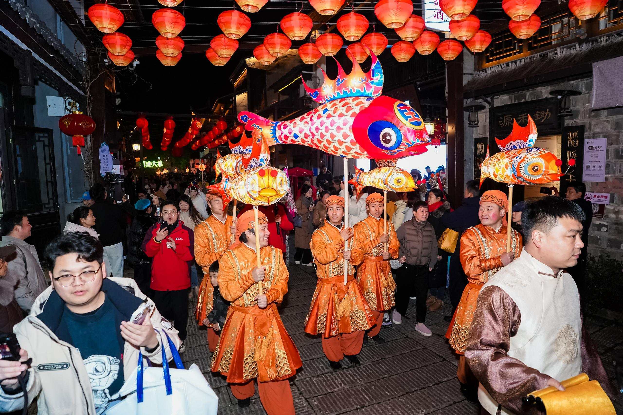 2026年长沙欢喜过大年文旅嘉年华暨长沙市新春灯会开幕式璀璨举行