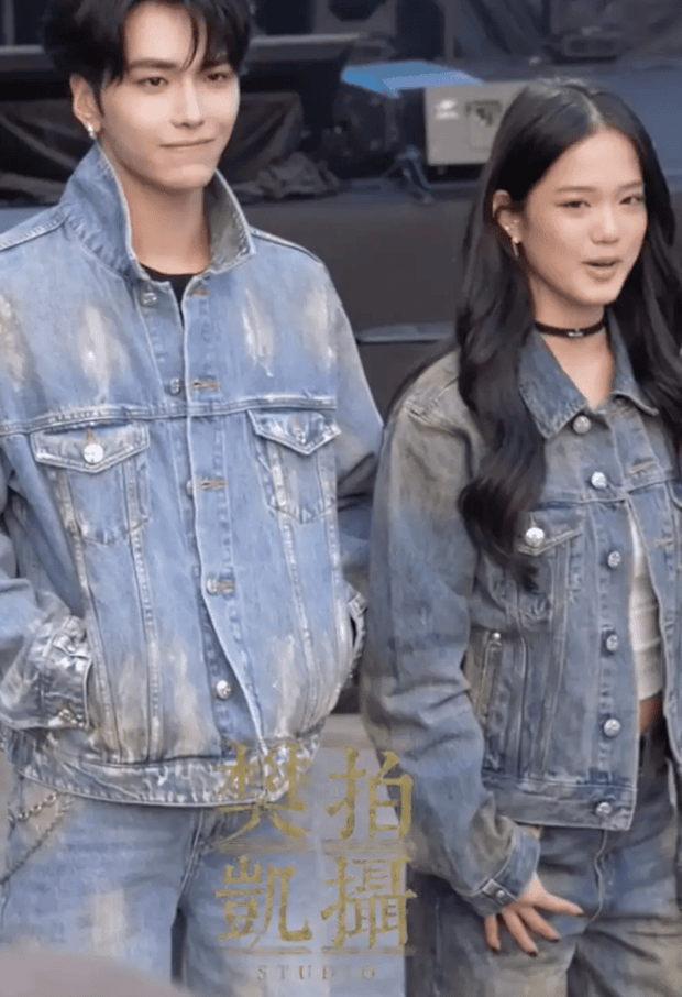 邵兵儿子钟丽缇女儿青春活波。