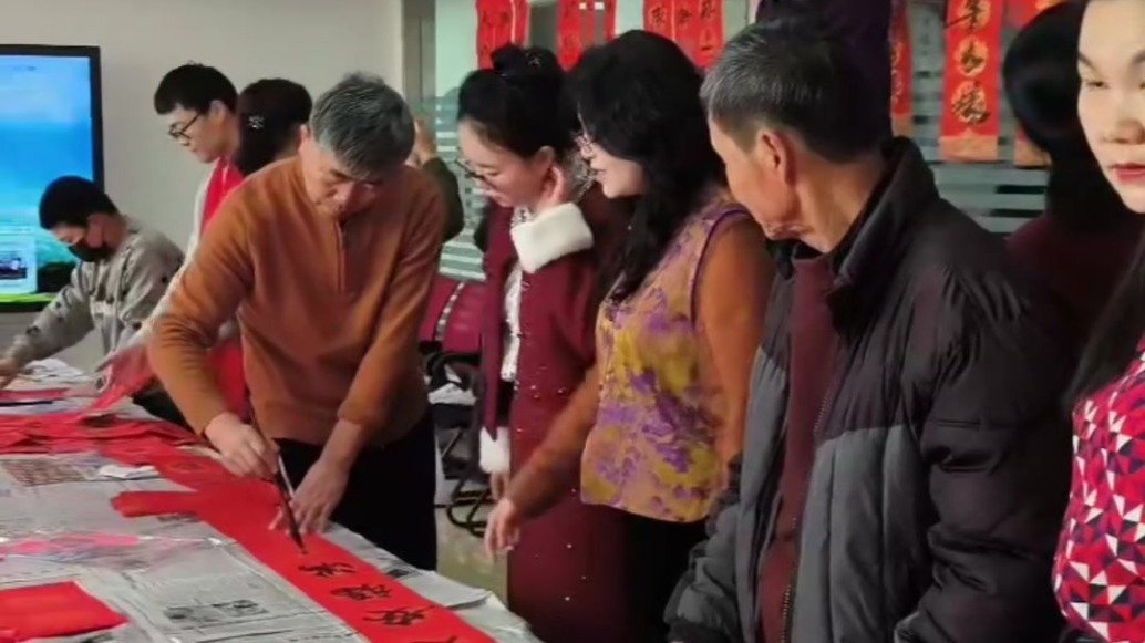 迎新纳福送春联　甘肃肃州翰墨飘香添年味