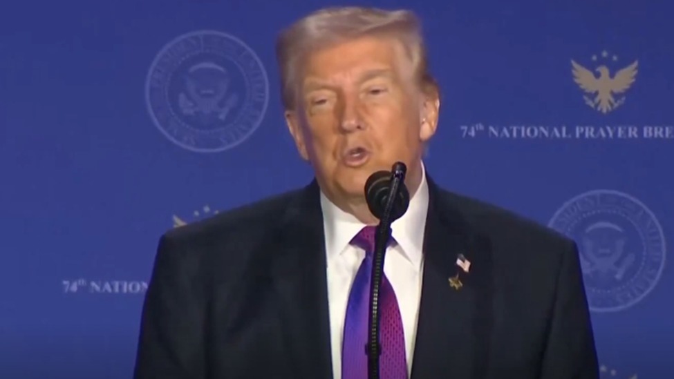 特朗普又称拜登是“有史以来最糟的总统”，还补刀：幸亏他听不懂我在说啥