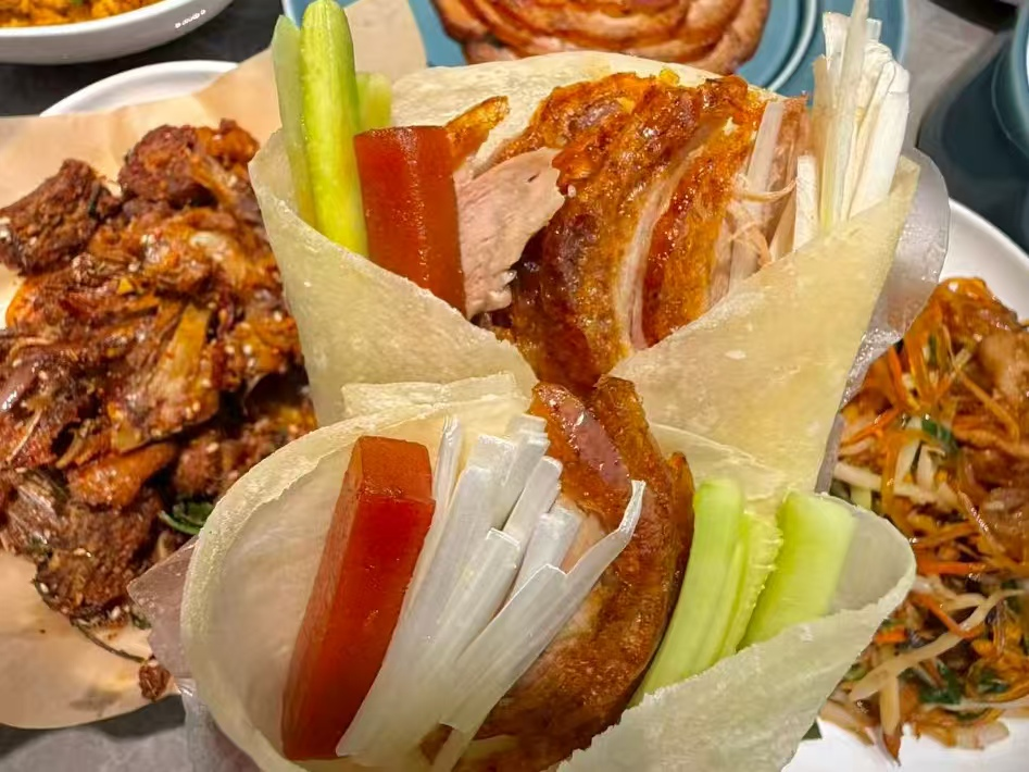 立春至，春饼香额娘&middot;春饼烤鸭传承习俗，开启一年好光景——河北市民以传统食俗迎接春天