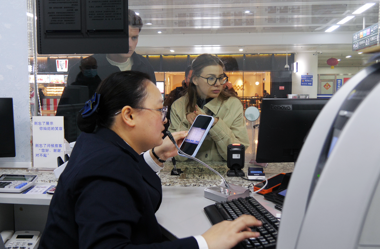 14分钟，这座“桥头堡”助力深港融合发展——福田站开通运营十年来服务粤港澳大湾区互联互通纪实