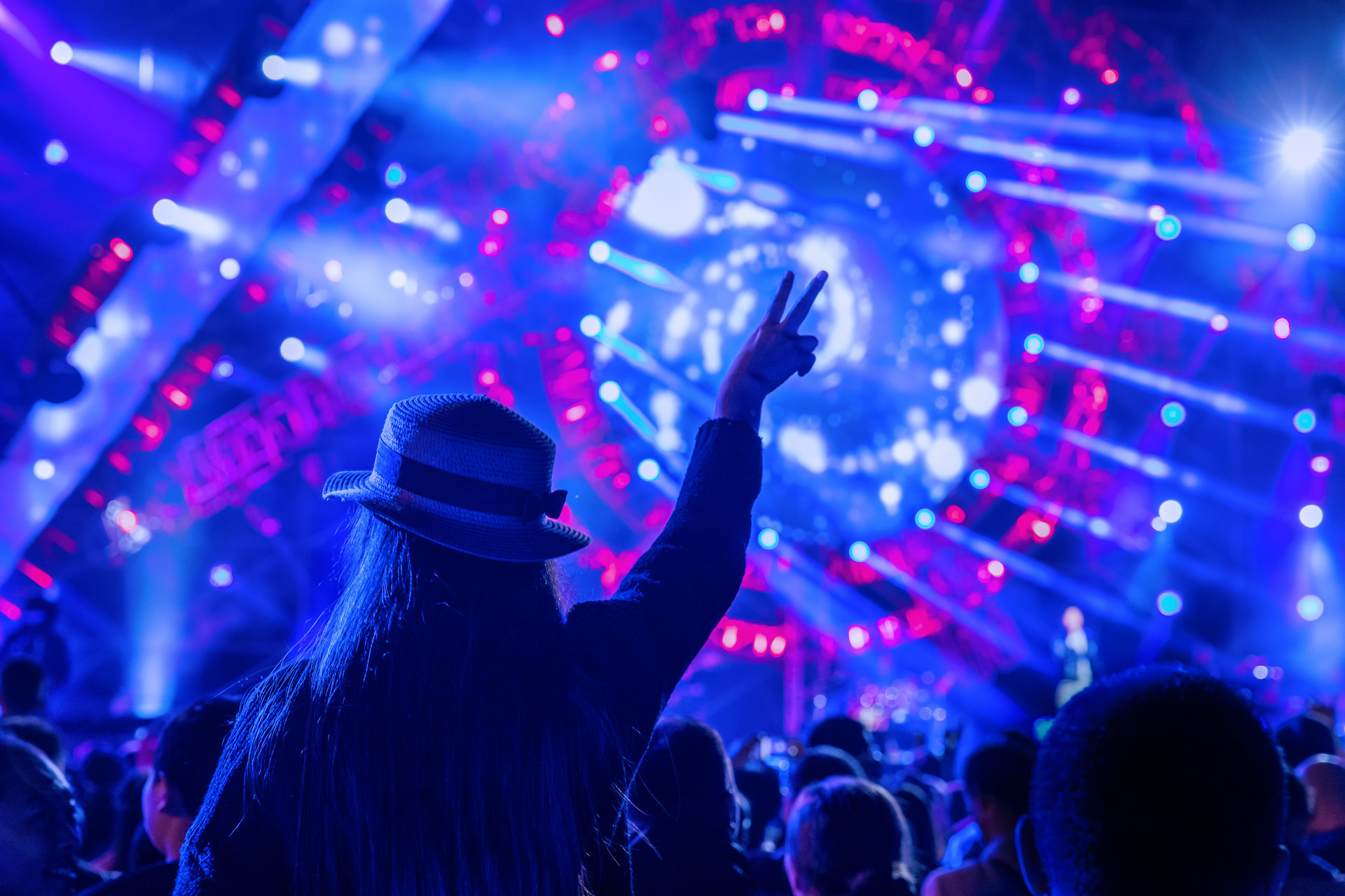 三项核心要求 崂山推进重点商圈演艺活动规范运营监管