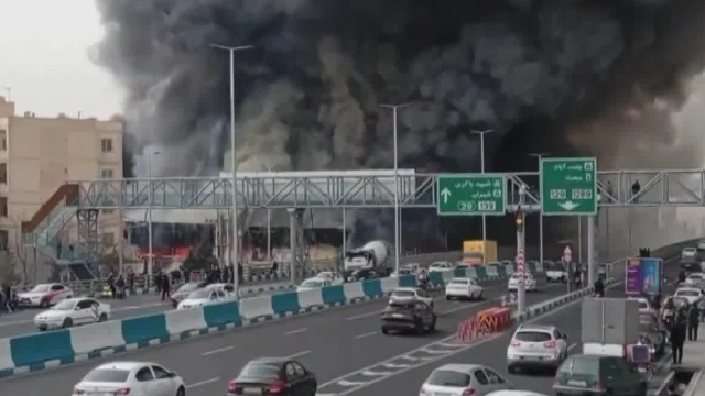 伊朗一市场起火，民众担忧有人破坏美伊谈判进程