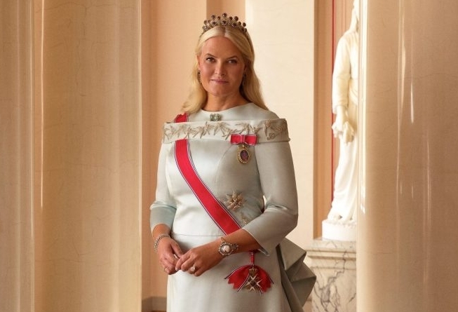 挪威王储妃卷入爱泼斯坦案,首相发声