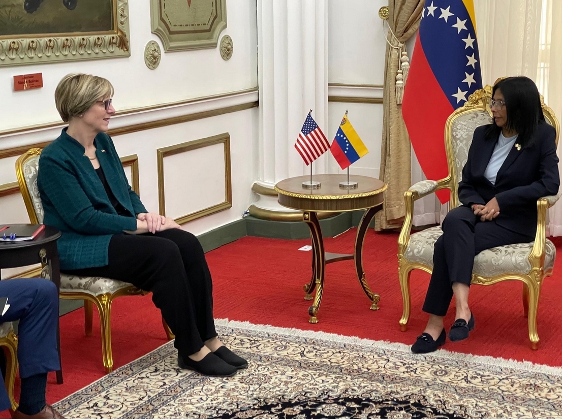 现场:委内瑞拉代总统会见美国“准大使”