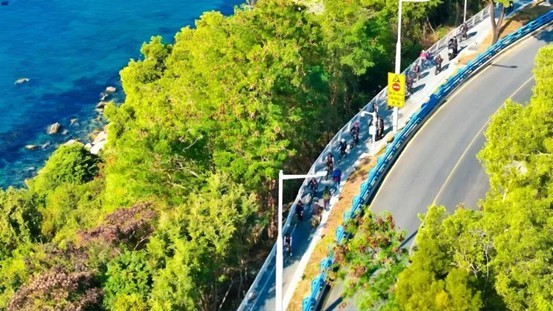 来盐田过大年：南方过冬“卷”出新高度，深圳盐田海上放了一场“流星雨”