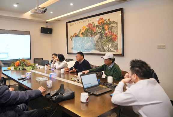 梁旭方教授等人交流中