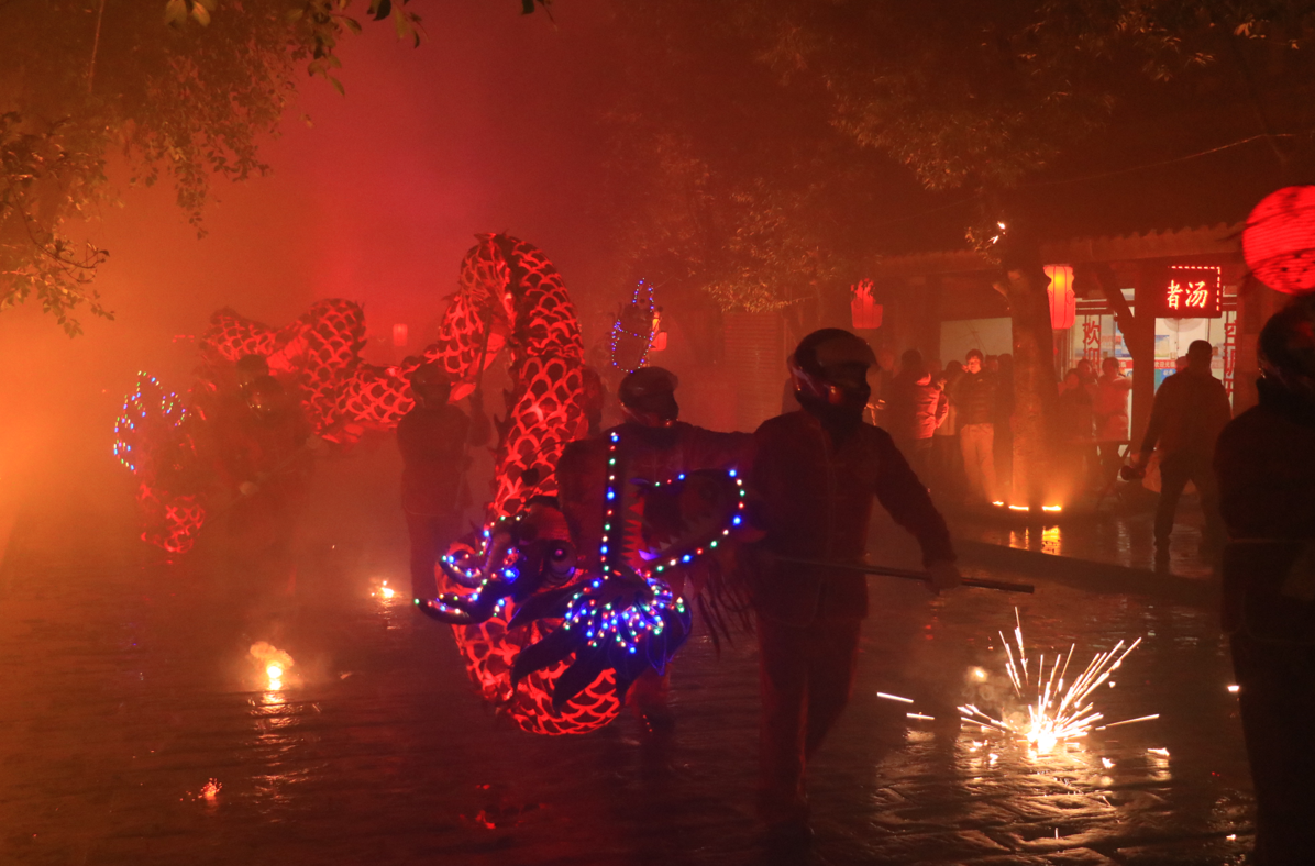 塘河非遗“炸龙”