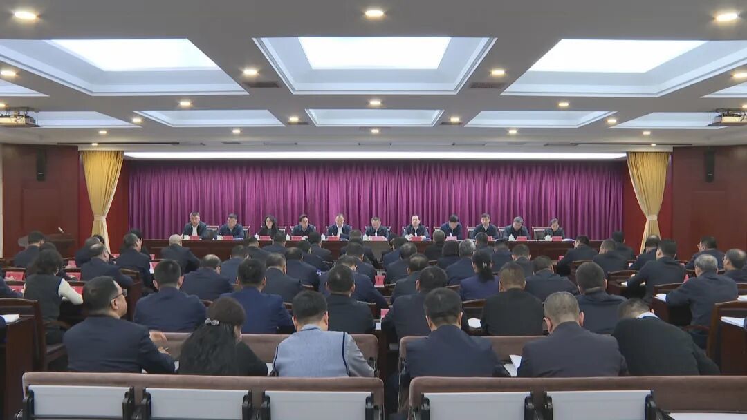 吉林省委常委、省纪委书记、省监委主任史文斌主持会议并讲话。