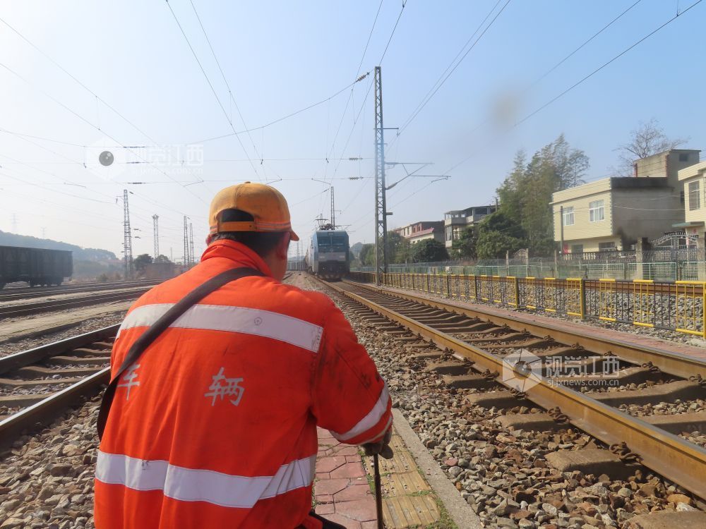 江西九江：精修车辆保障春运列车运行安全（图）