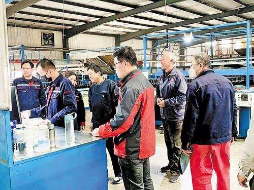 2025年11月，沧州市委社会工作部开展非公企业党员“亮身份、亮职责、亮承诺”活动，党员技术骨干带头开展技术攻关。