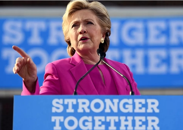 希拉里强硬发声:想战斗,就公开进行吧