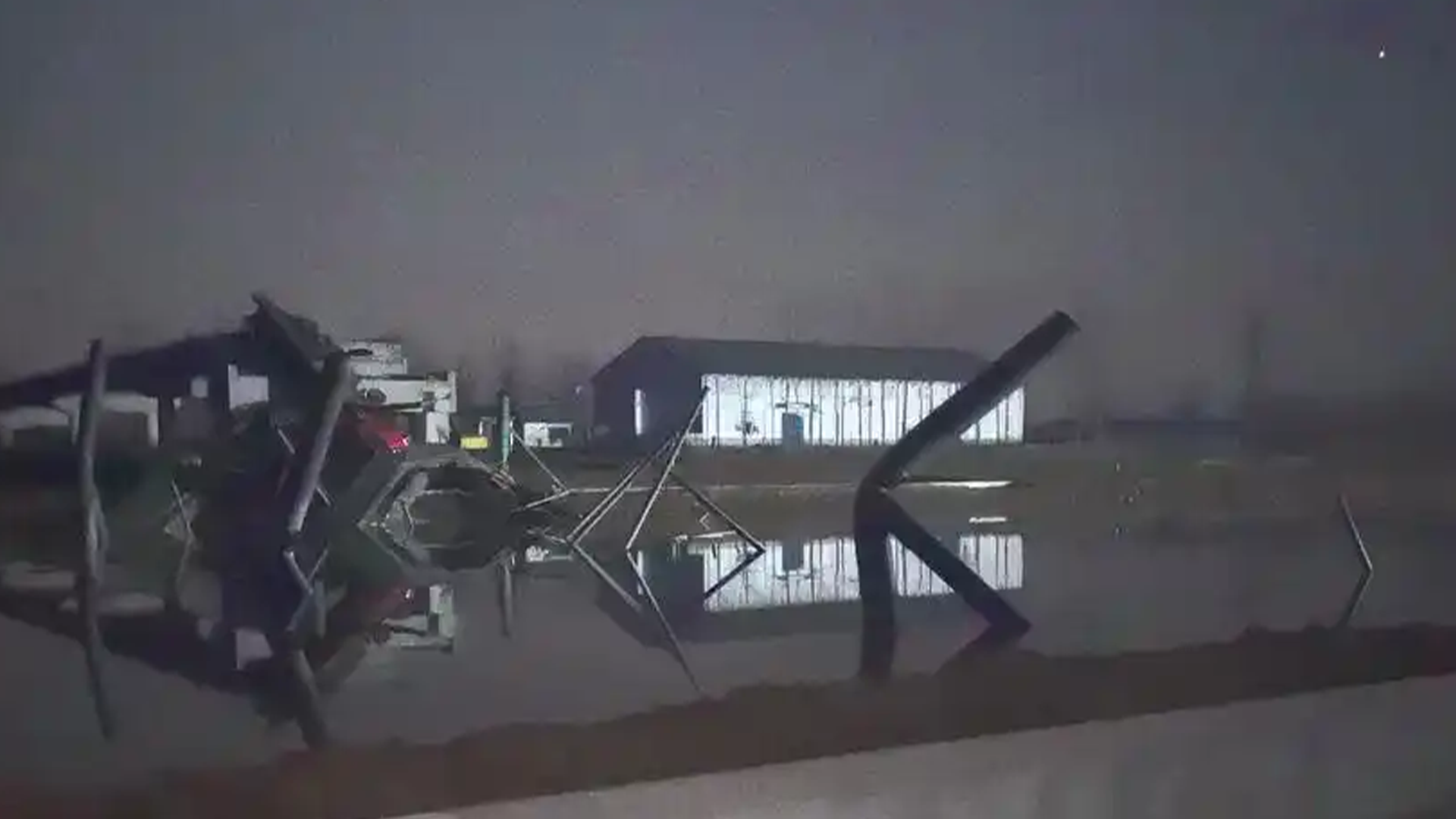 江苏响水月港大桥发生垮塌，已致2人死亡，3人失联