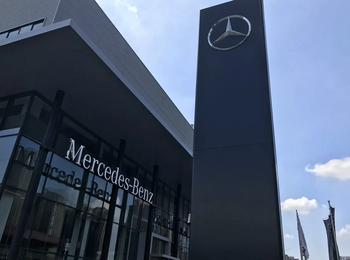 奔驰部分车型降价10%丨豪华车经销商困局背后，十年黄金时代落幕