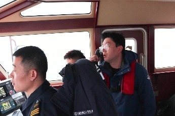 近5小时紧急救援！山东港口青岛港 在风浪中开辟“生命通道”