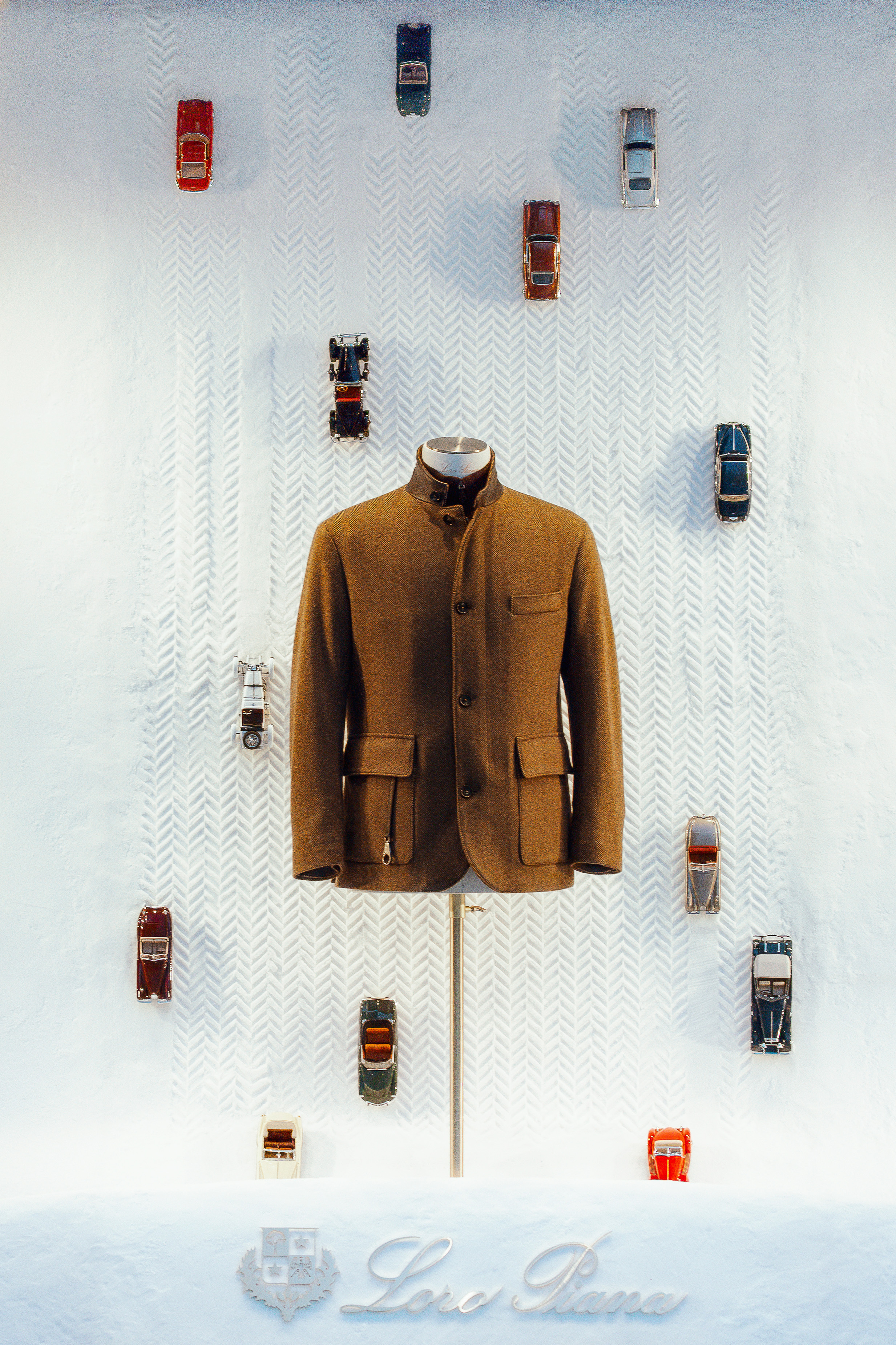 Loro Piana 持续呈现2026年I.C.E. St. Moritz 国际古董车展