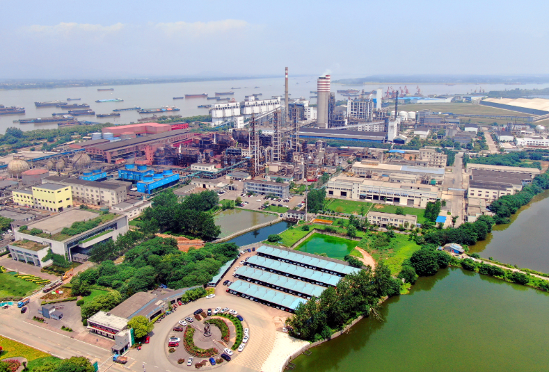 图为横港化工园区一角。 刘敏 摄