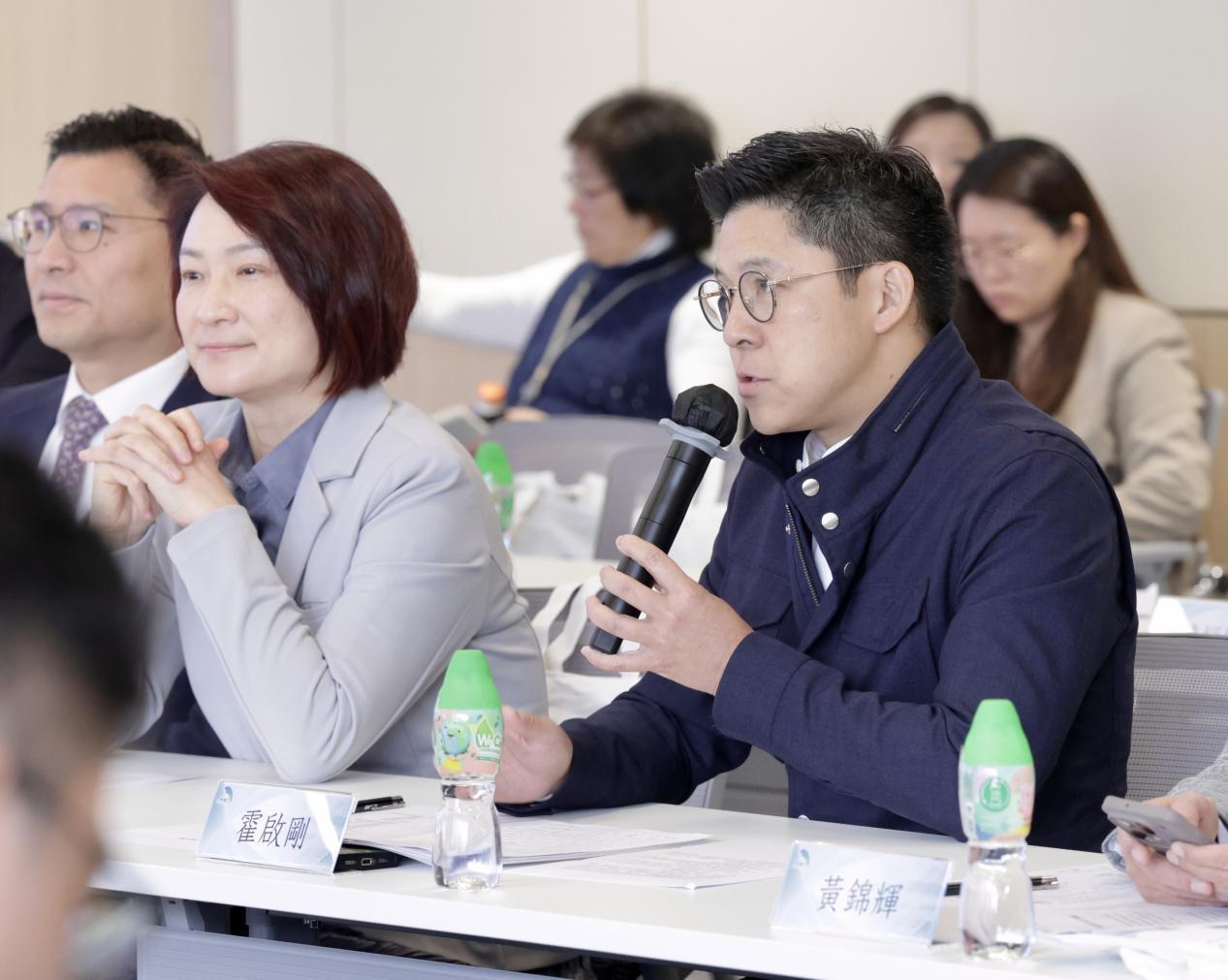 图：香港立法会议员霍启刚