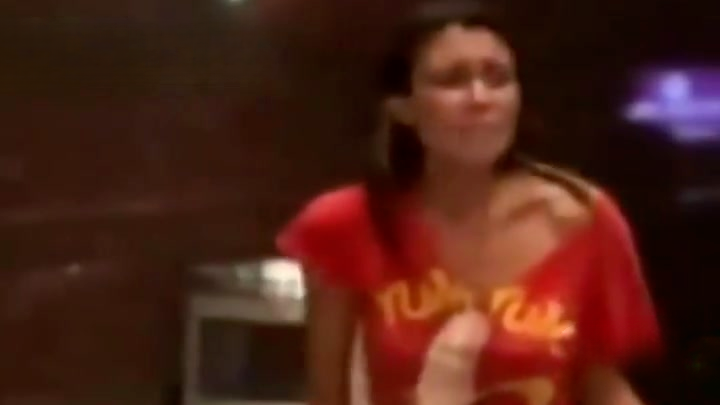 17年前，女模特控诉爱泼斯坦聚会吃人后彻底消失