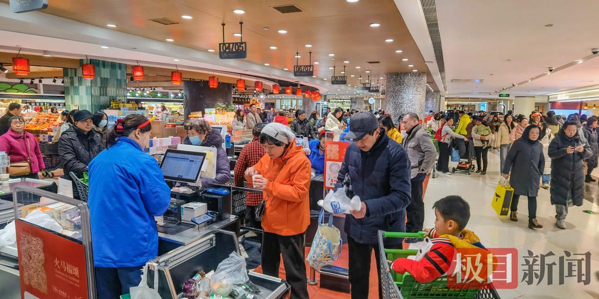 商超热闹的“春节模式”