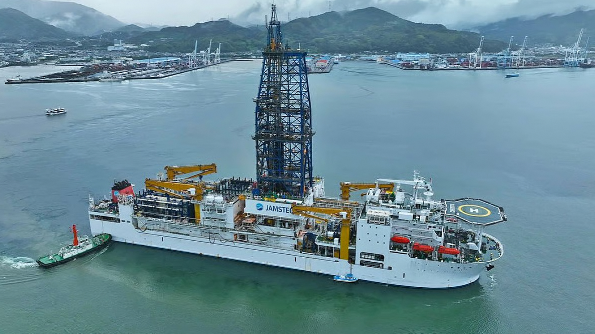 日本称在南鸟岛近海海底成功试采稀土泥