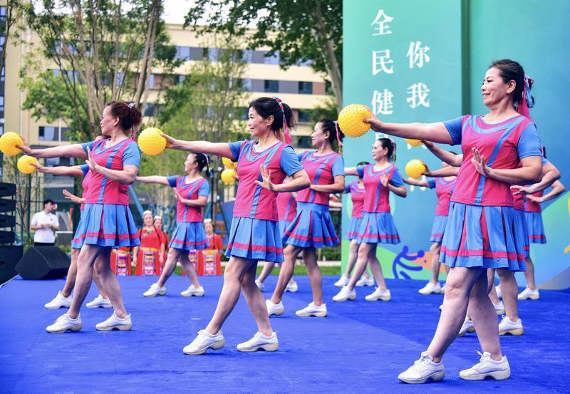 社區運動會比賽現場