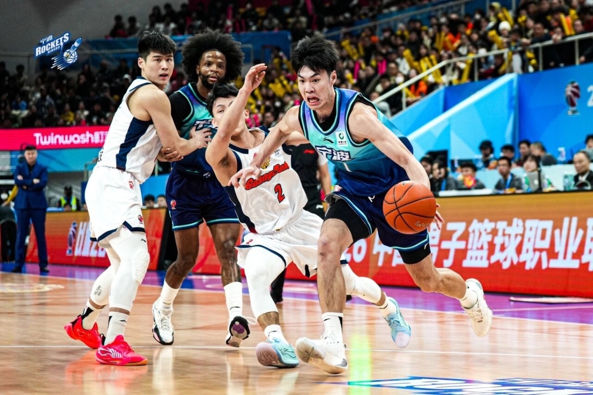 宁波富邦町渥男篮三夺首胜