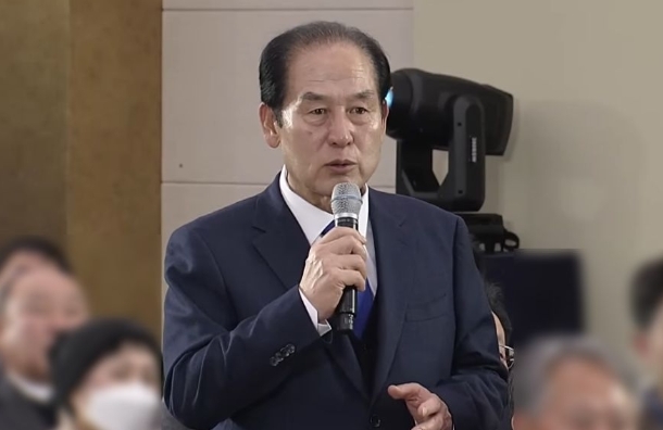 他提议从越南等国“进口处女”，被开除党籍了