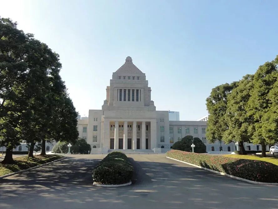 唐驳虎:高市早苗戏剧性胜利,日本即将修改宪法?