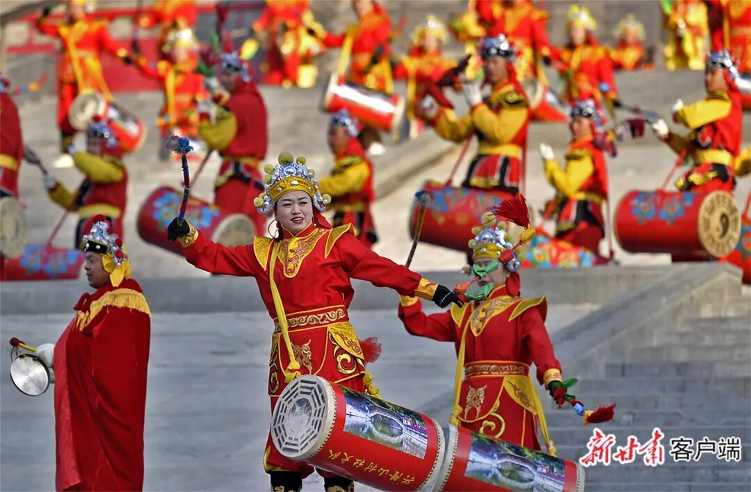 太平鼓表演 新甘肃·甘肃日报记者 裴强